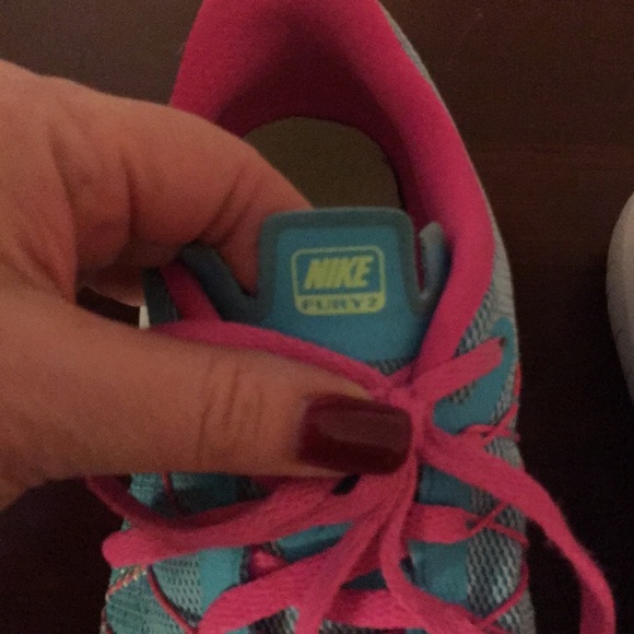 Nike Flex Fury 2 tennis shoes - Picture 2 of 3